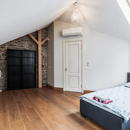 Airhome - Kuninga Reval