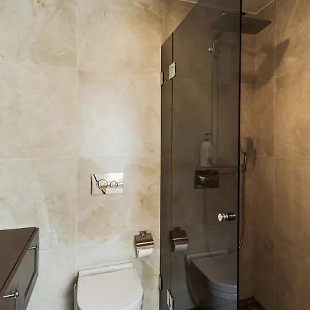 Airhome - Kuninga Ταλίν