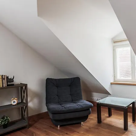 Airhome - Kuninga Ταλίν