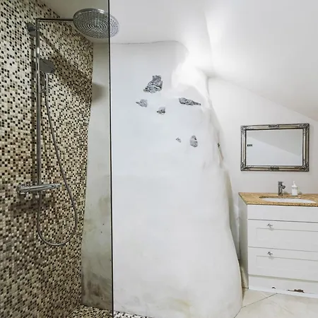 Airhome - Kuninga * Ταλίν